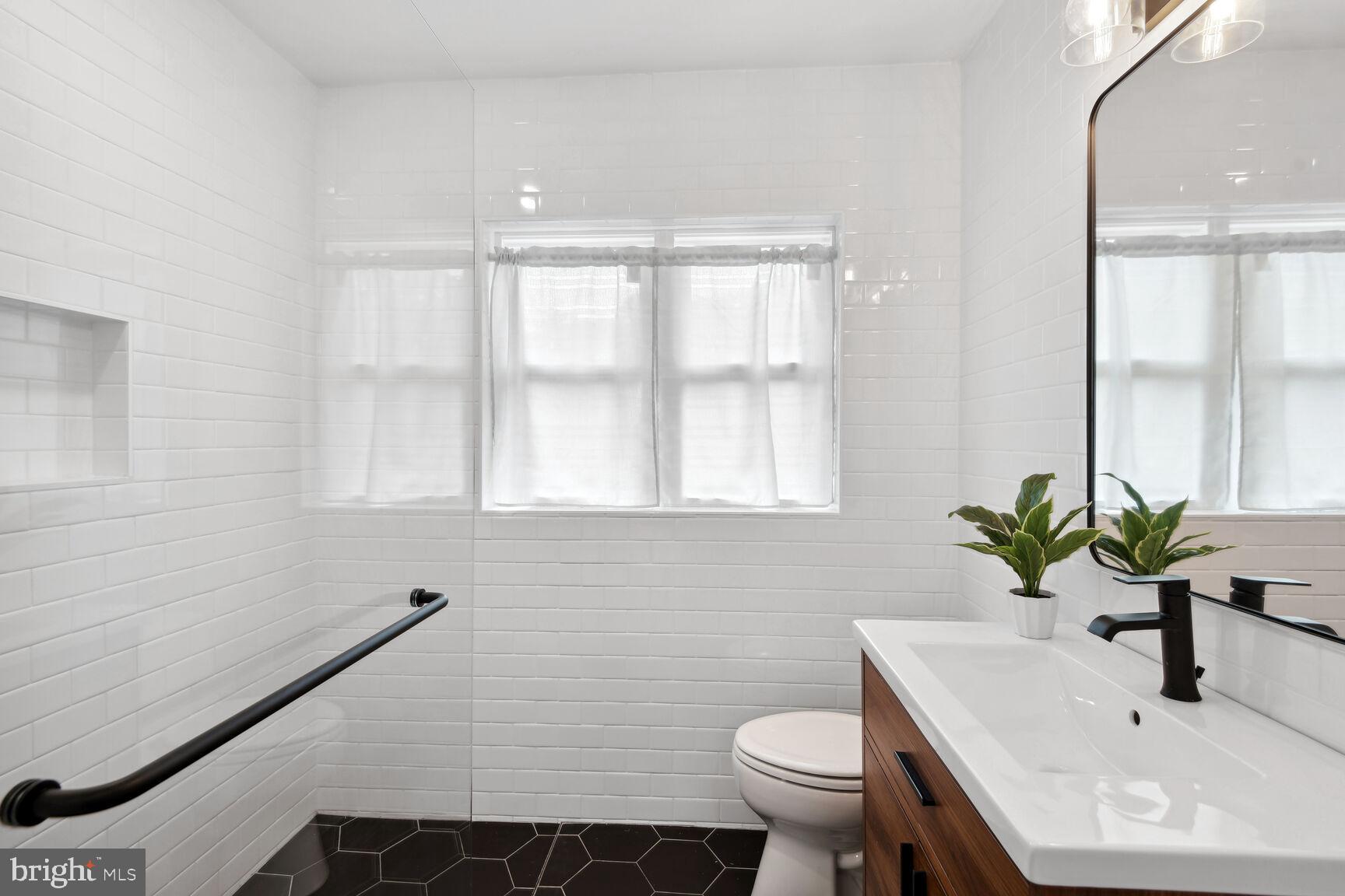 ADMIRAL HEIGHTS - Residential