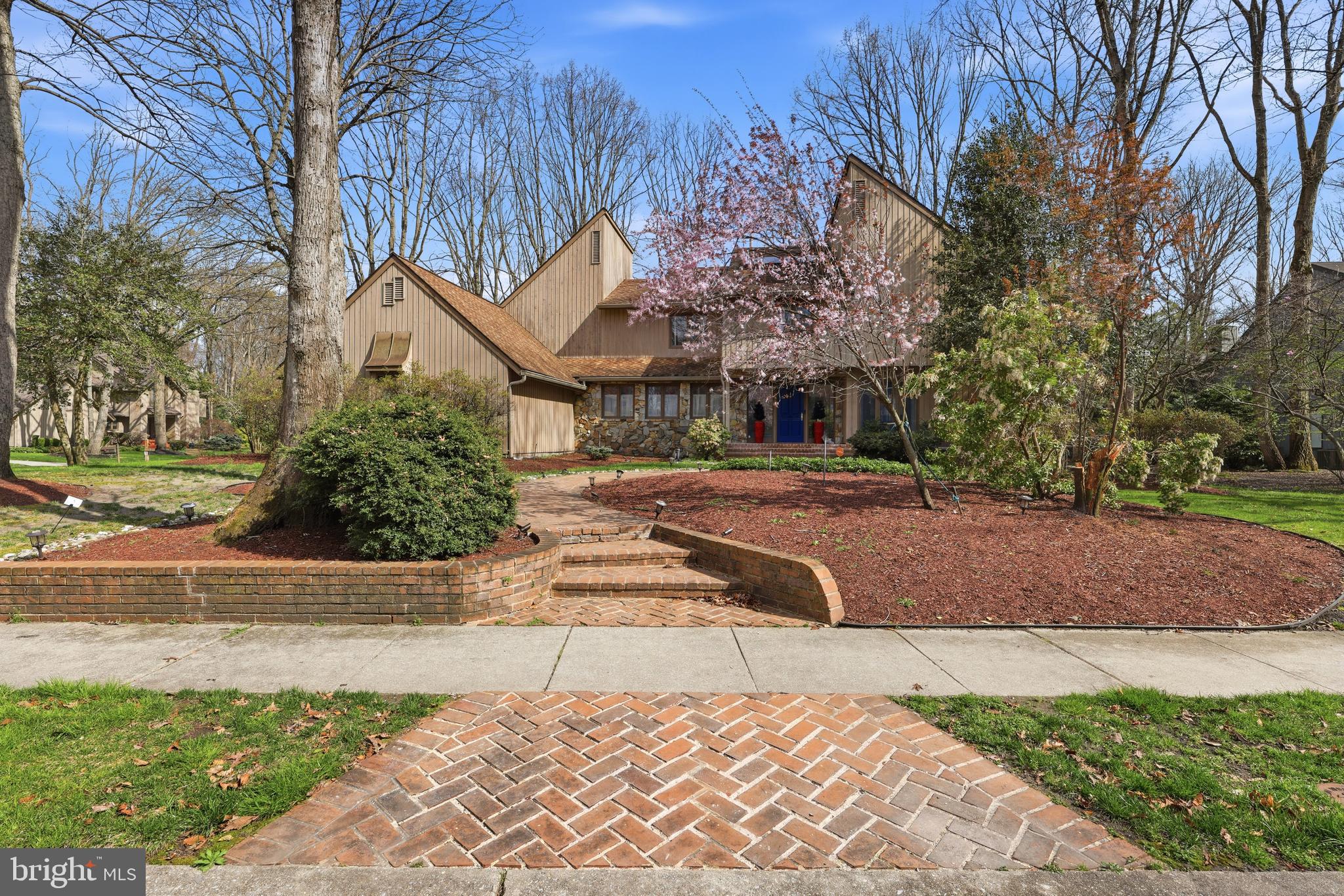 1 WINDSOR DRIVE