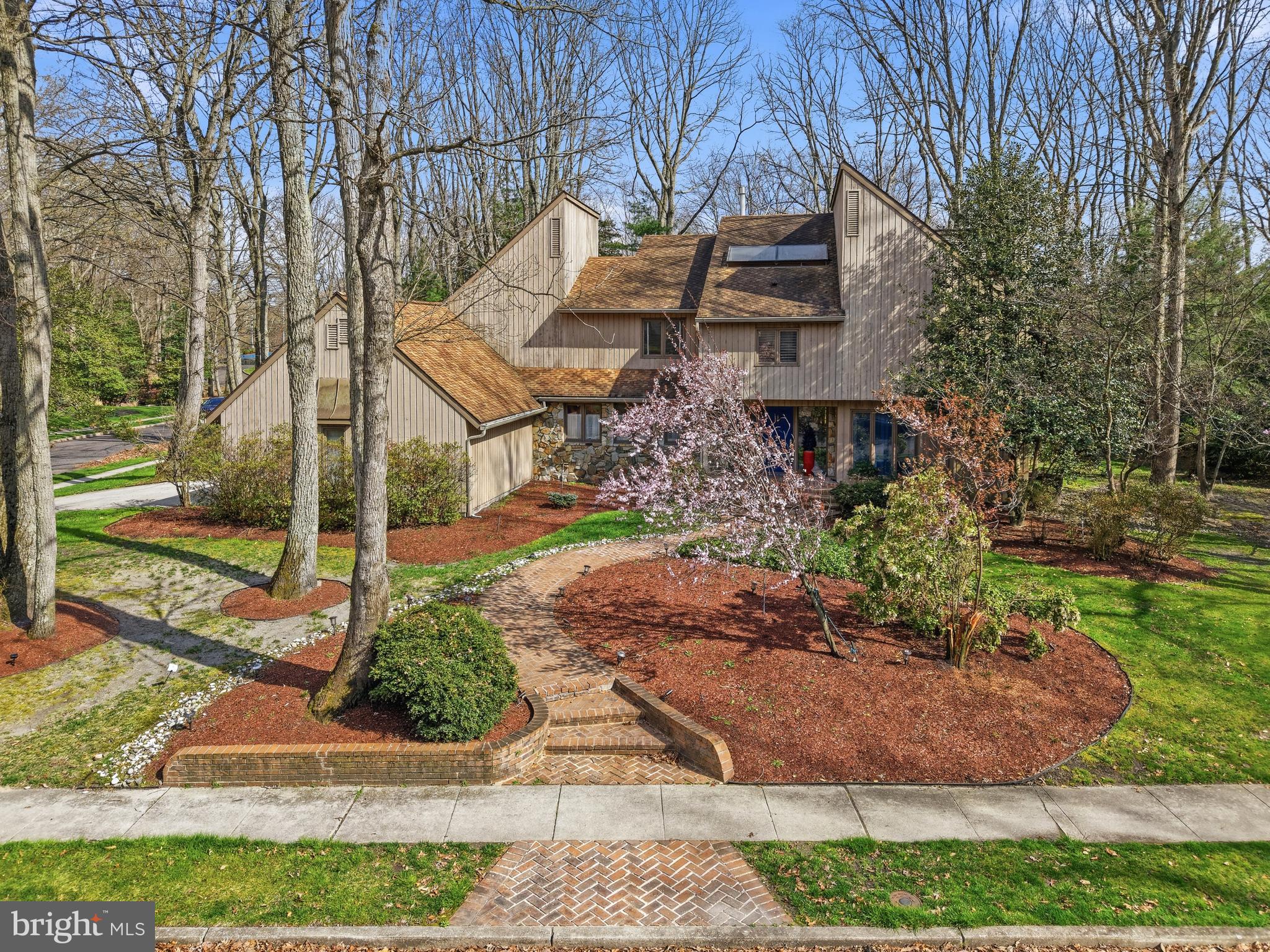1 WINDSOR DRIVE