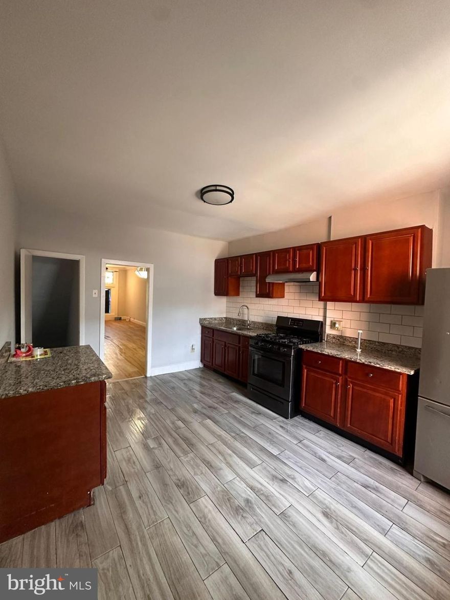 Application criteria: minimum 650 credit score, combined household gross income ≥ 3x monthly rent, and clean rental history (no prior evictions). Complete credit/background & rental history verification required. Equal Housing Opportunity.