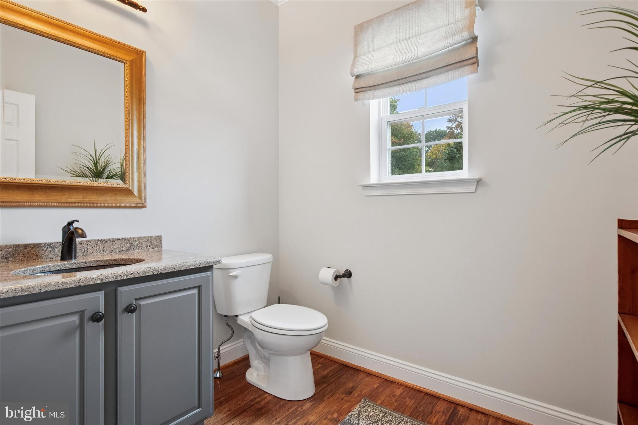 LINCOLN WOODS - Residential