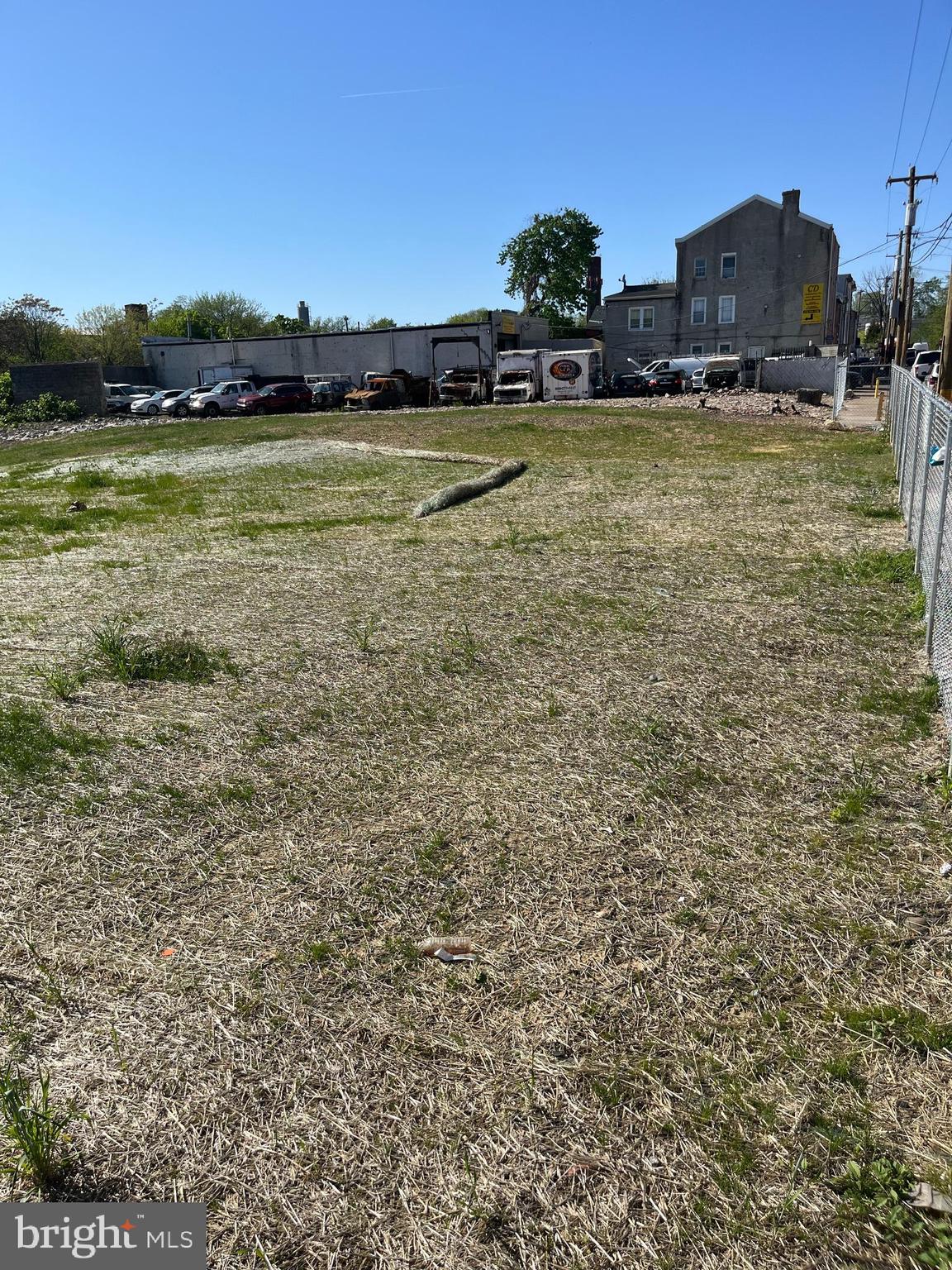 Here is fantastic opportunity to own a vacant lot of land . Calling all developers or buyers with creative ideas, Don't not miss out on this prime development site in a hot market area. Located conveniently near all major transportation routes this is your chance to create something new with your own planning and build your own project. Call us before it's gone.