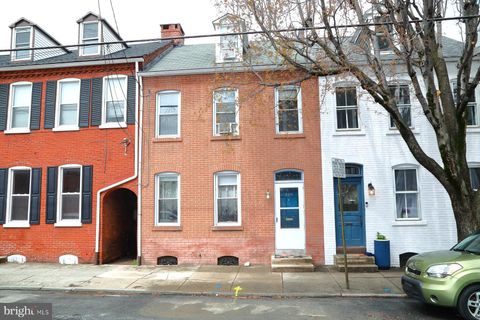 Photo of 229 E Frederick Street, LANCASTER, PA 17602 (MLS # PALA2066898)