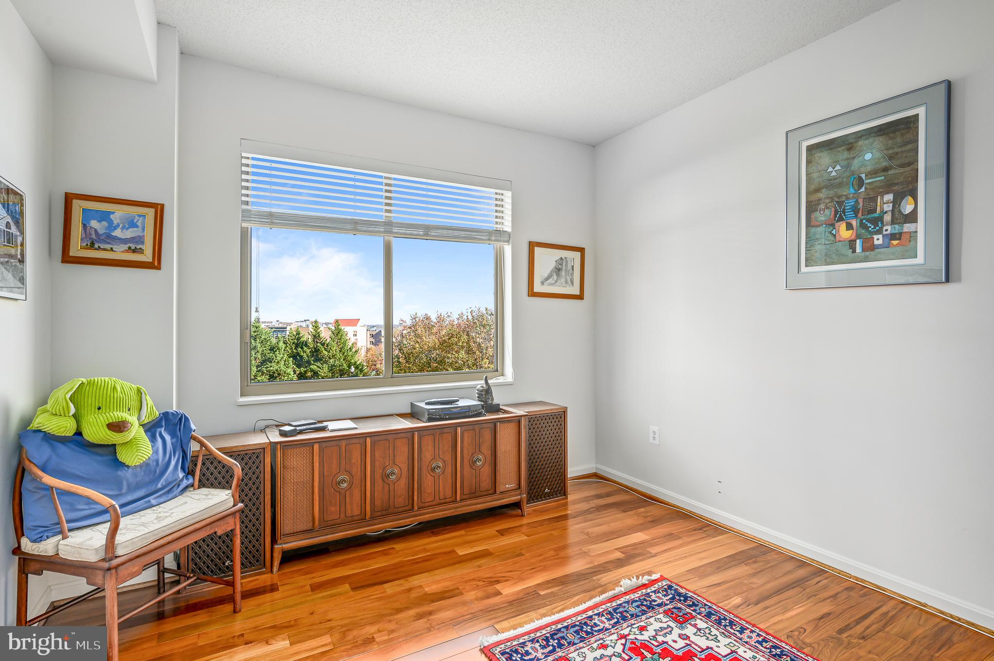 LANSDOWNE WOODS - Residential