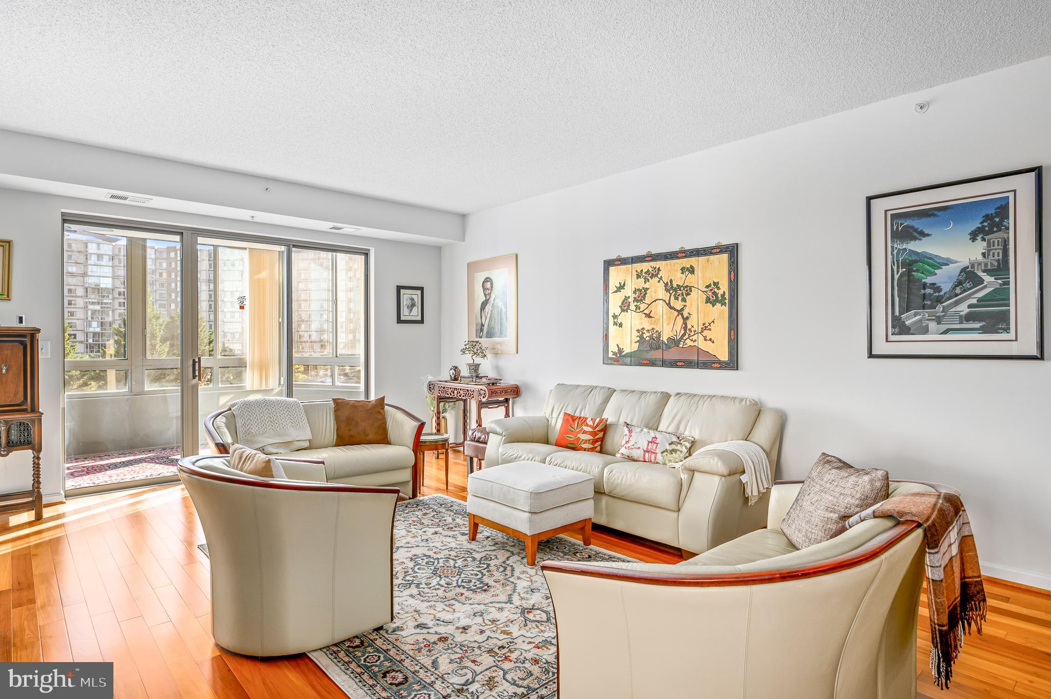 LANSDOWNE WOODS - Residential