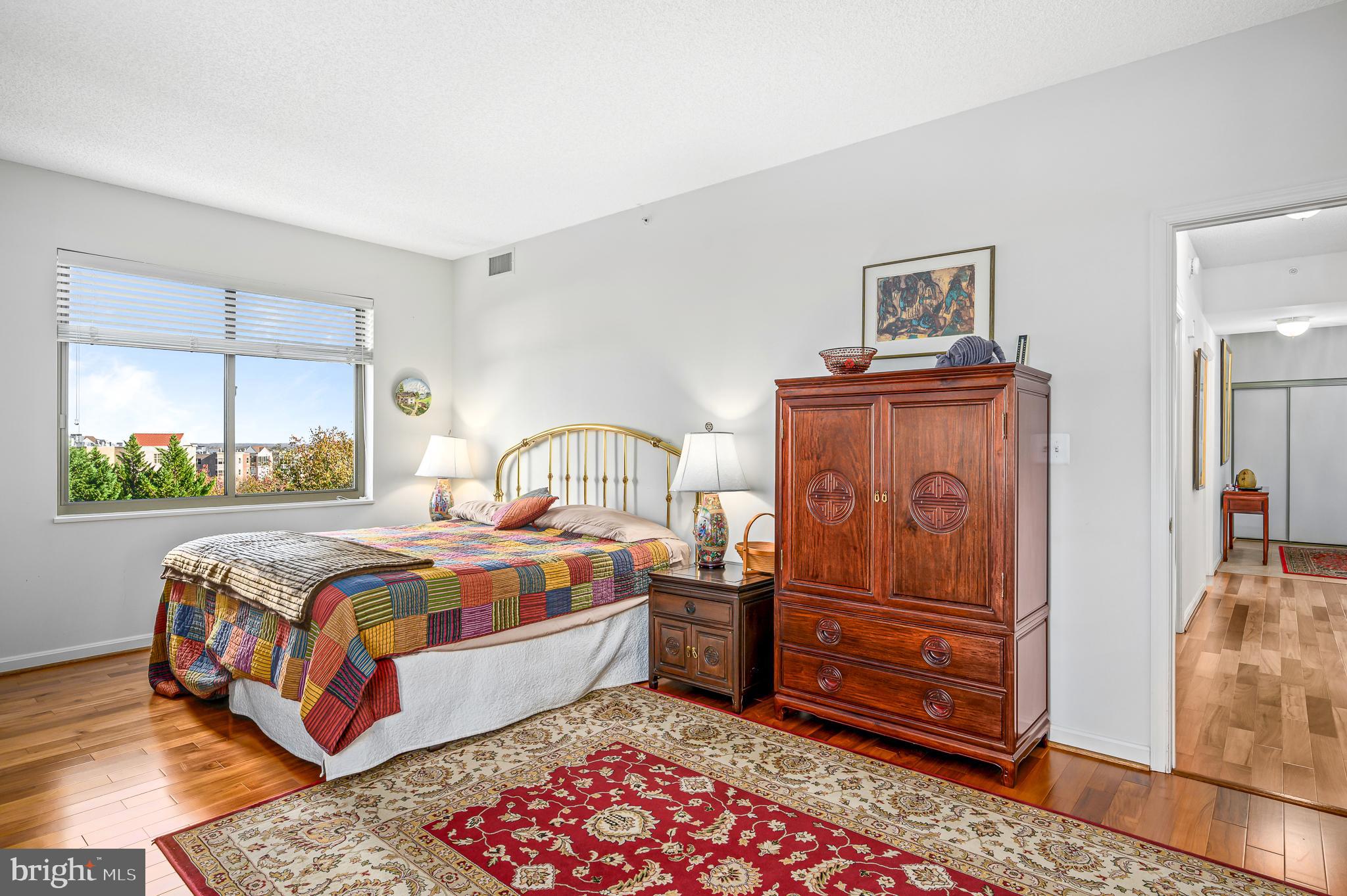 LANSDOWNE WOODS - Residential