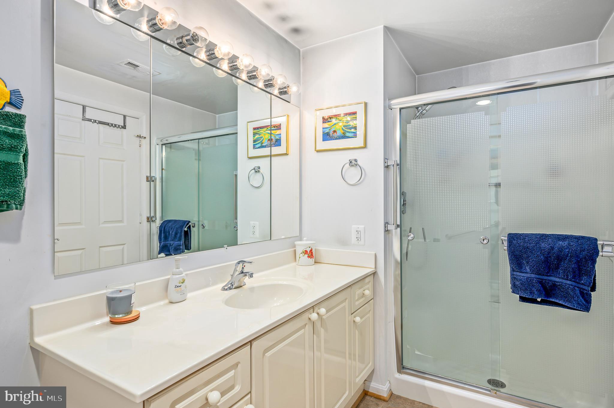 LANSDOWNE WOODS - Residential