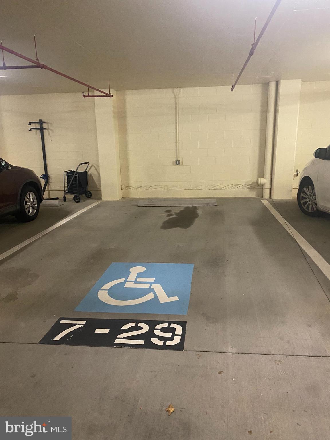 LANSDOWNE WOODS - Residential