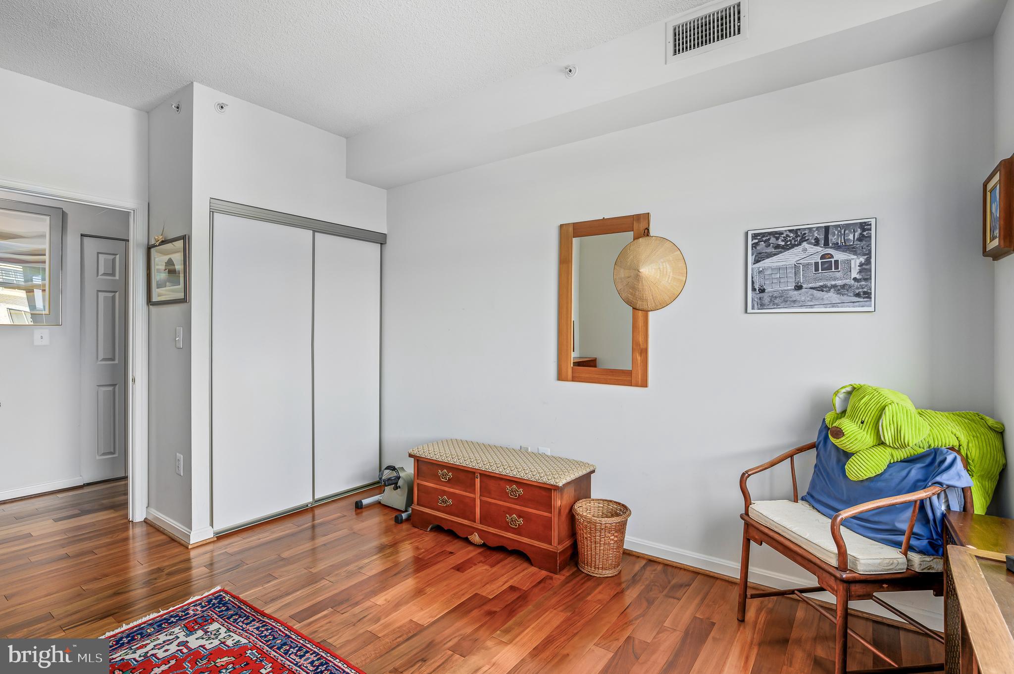 LANSDOWNE WOODS - Residential