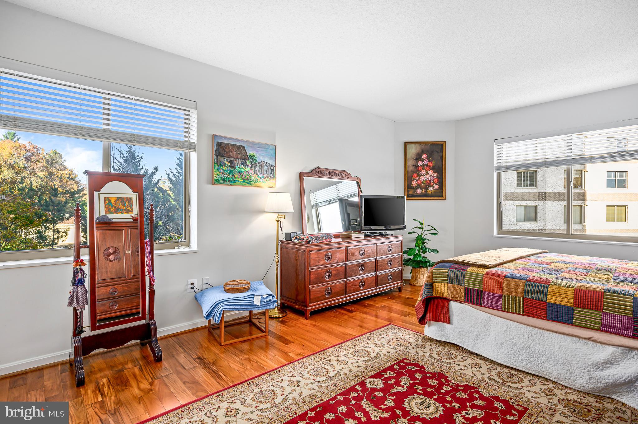 LANSDOWNE WOODS - Residential