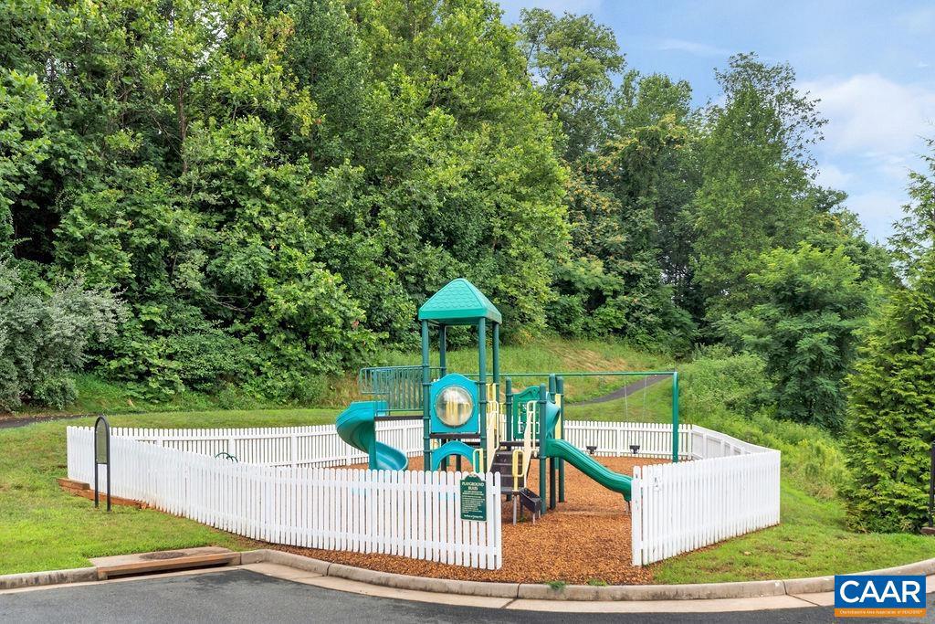 PAVILIONS AT PANTOPS - Residential