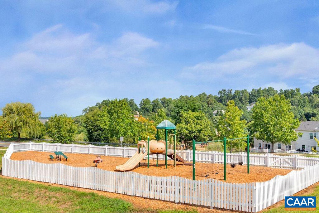 PAVILIONS AT PANTOPS - Residential