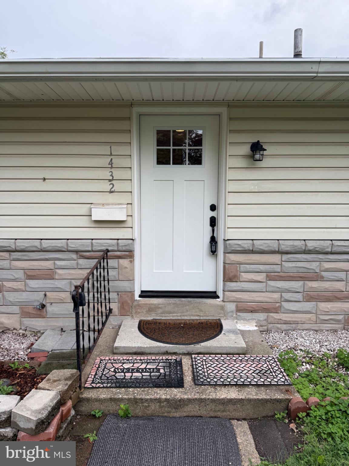 1432 S GREENBRIER STREET