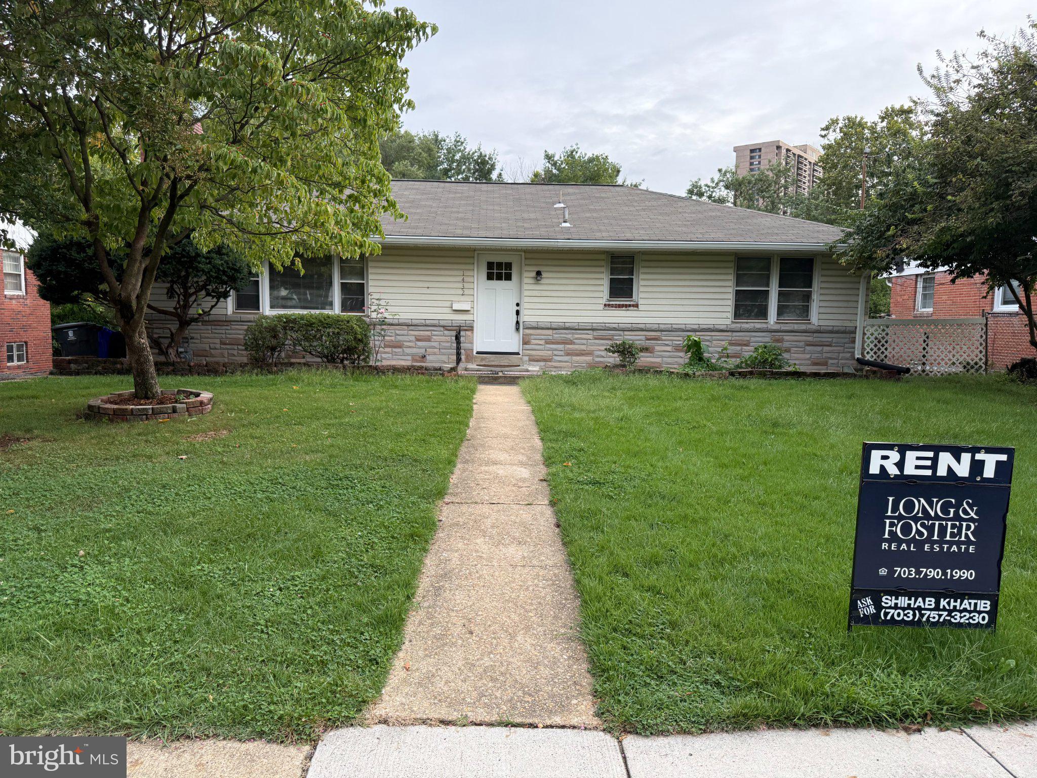 1432 S GREENBRIER STREET