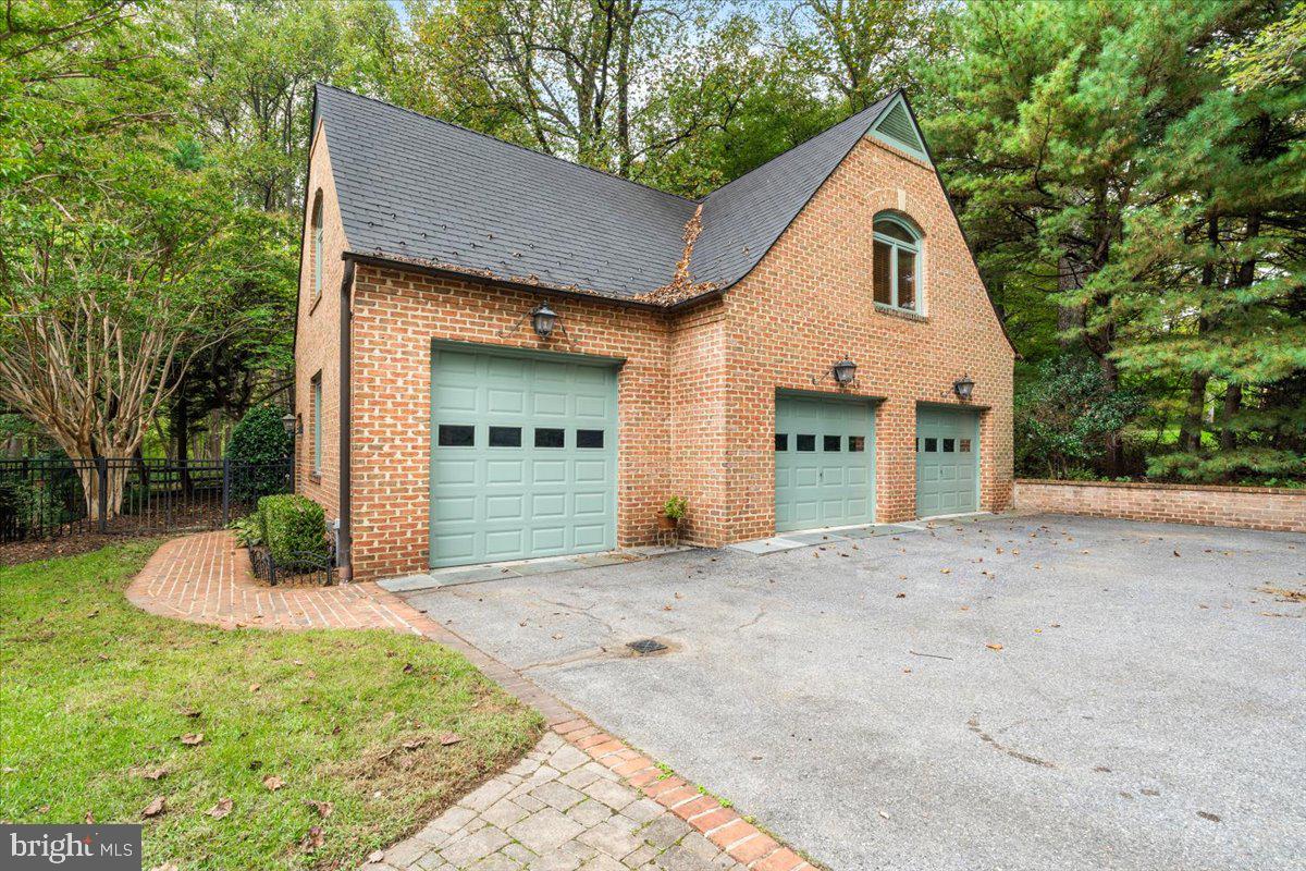 WHITE FLINT SPRINGS - Residential