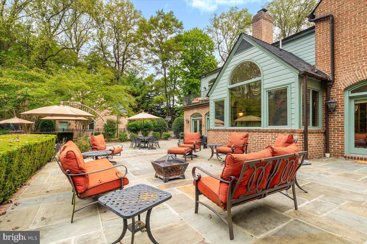 WHITE FLINT SPRINGS - Residential