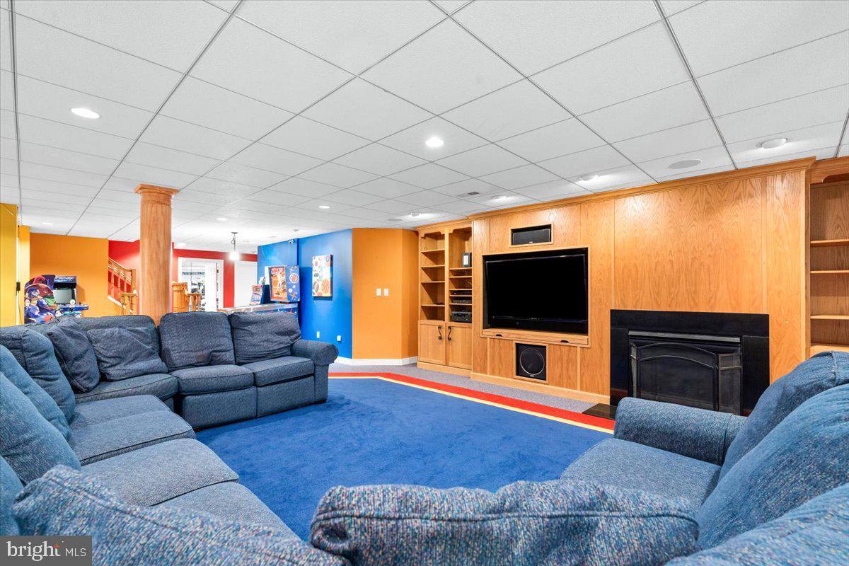 WHITE FLINT SPRINGS - Residential