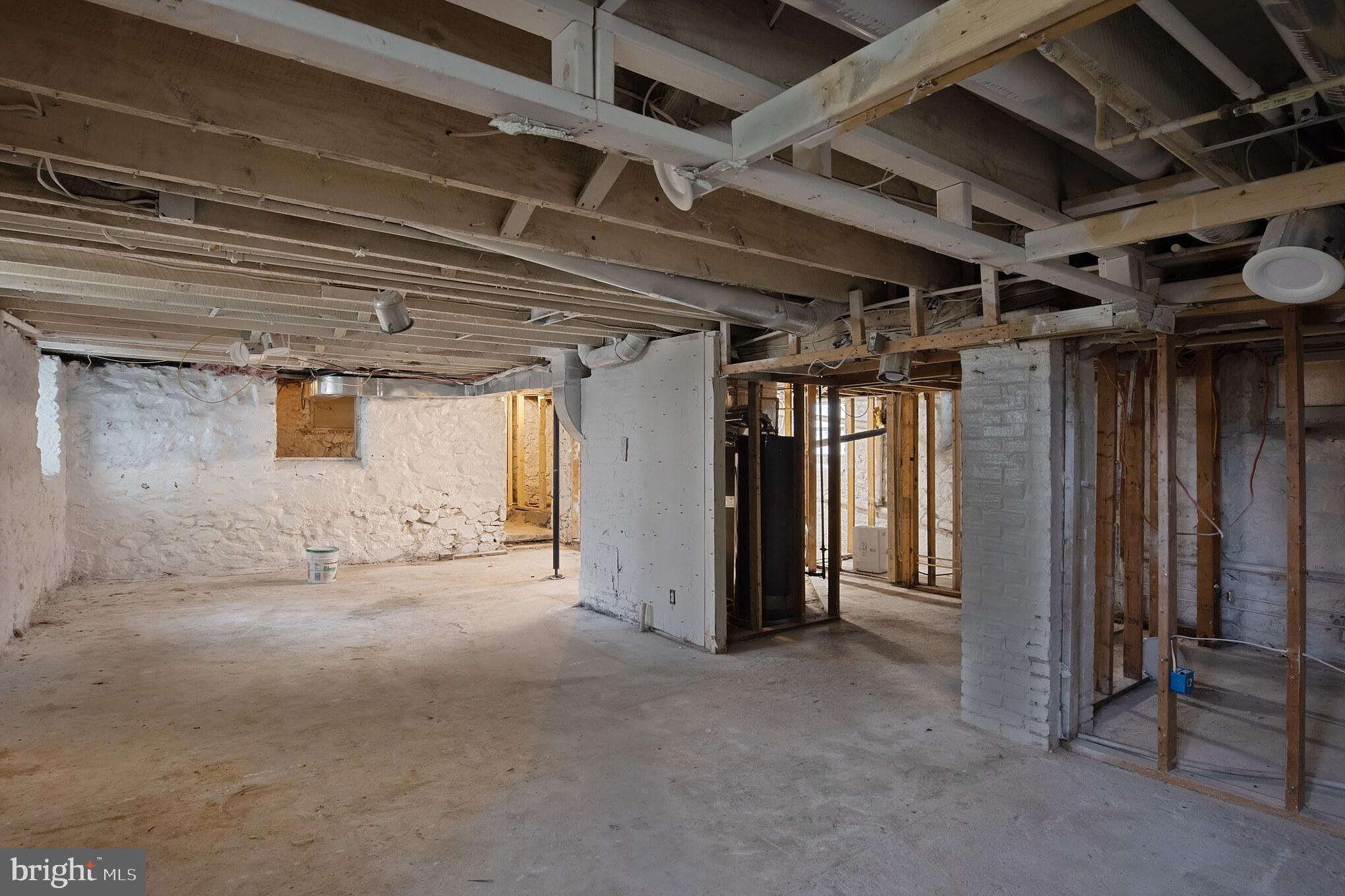 WEST HILLS - Residential