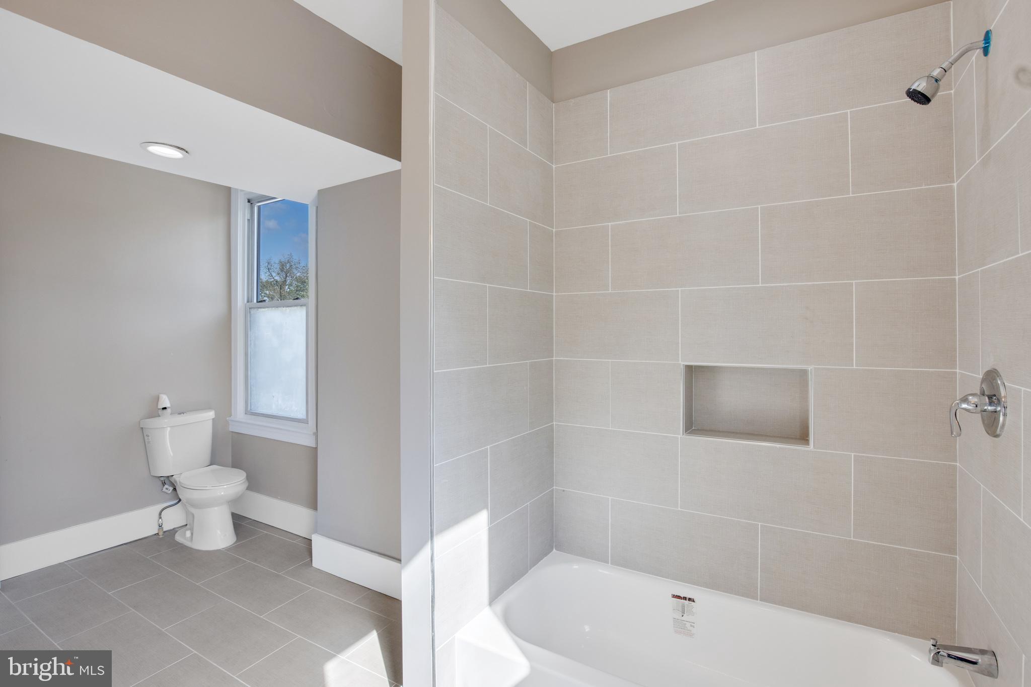 WEST HILLS - Residential