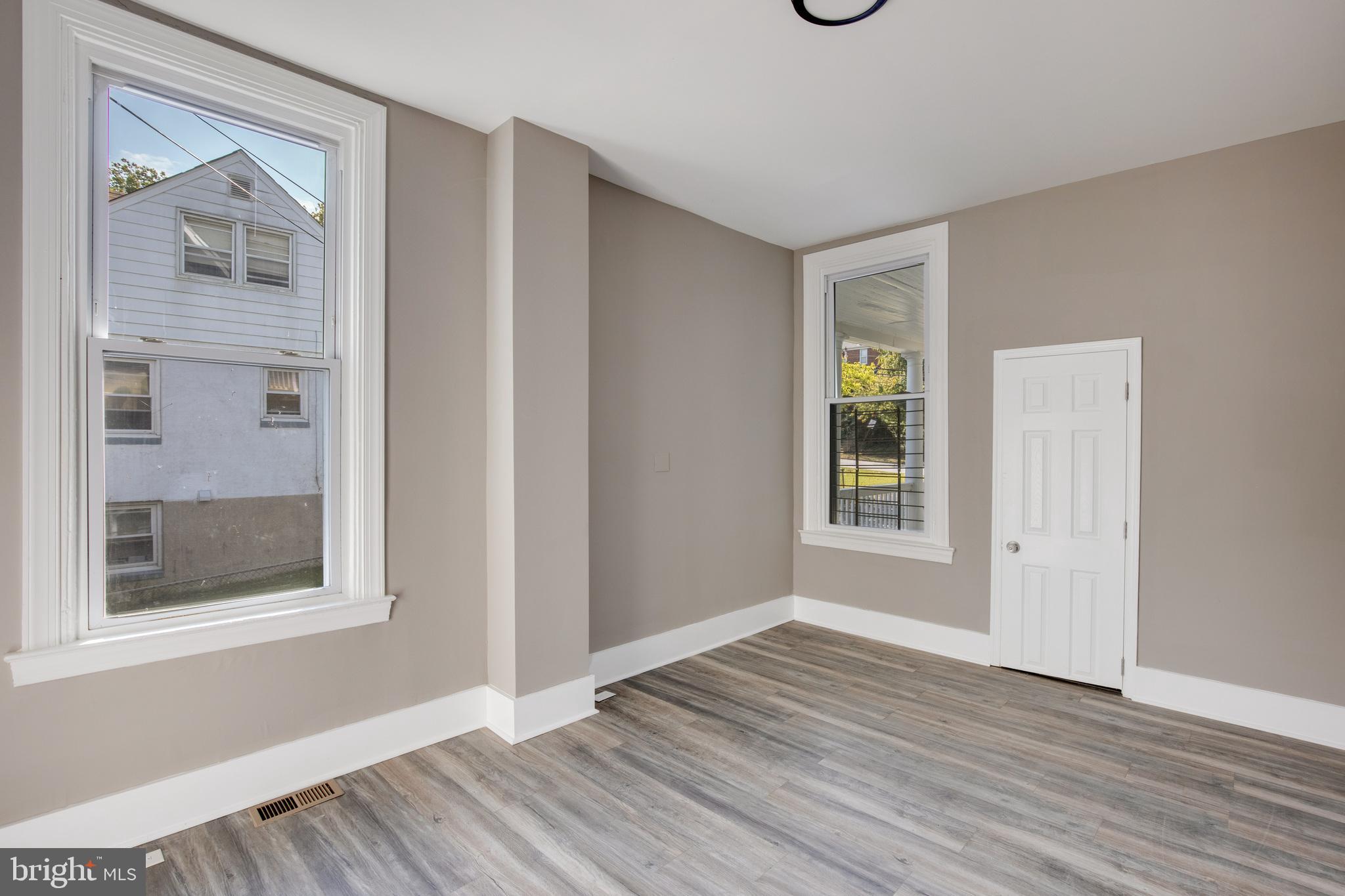 WEST HILLS - Residential