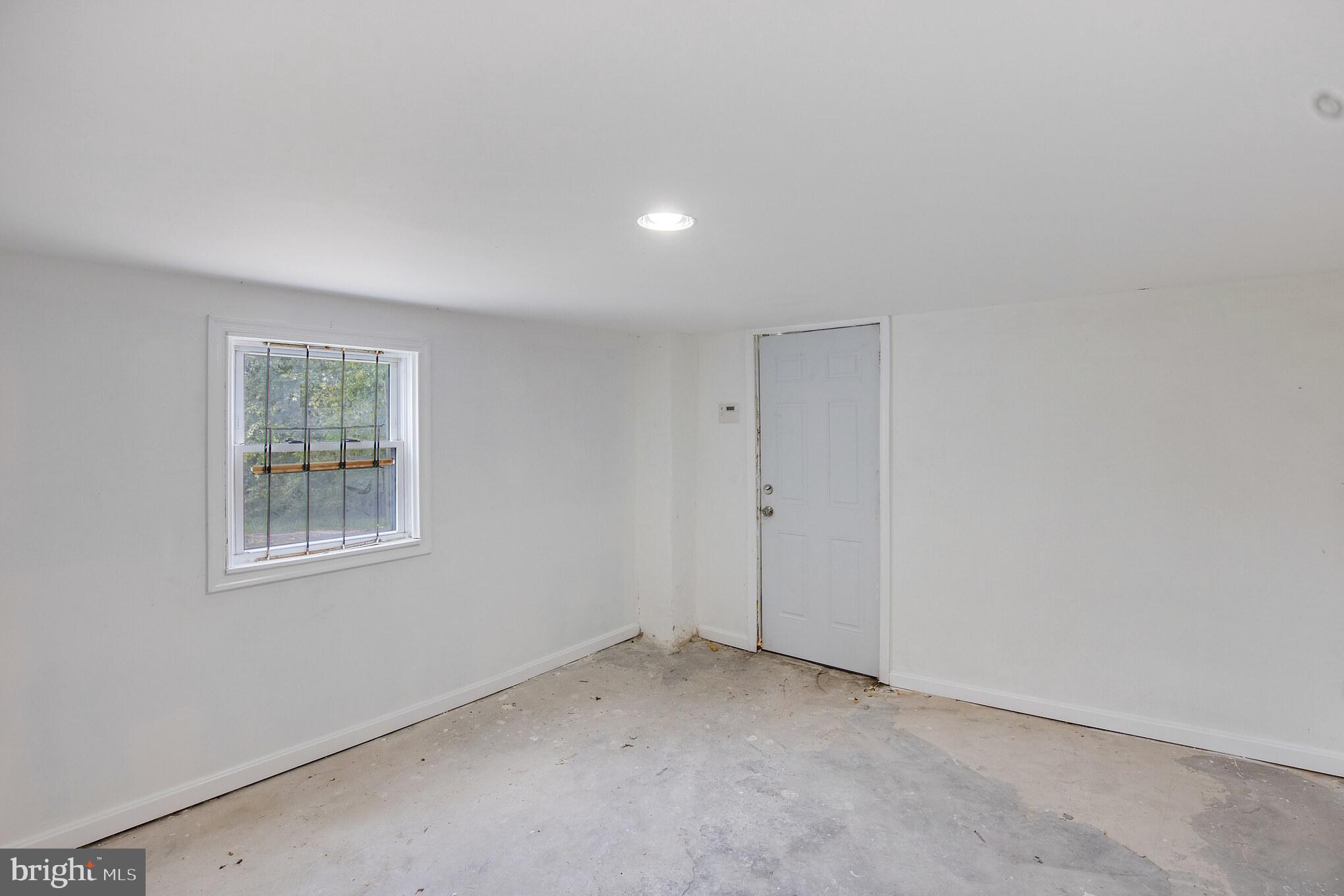 WEST HILLS - Residential