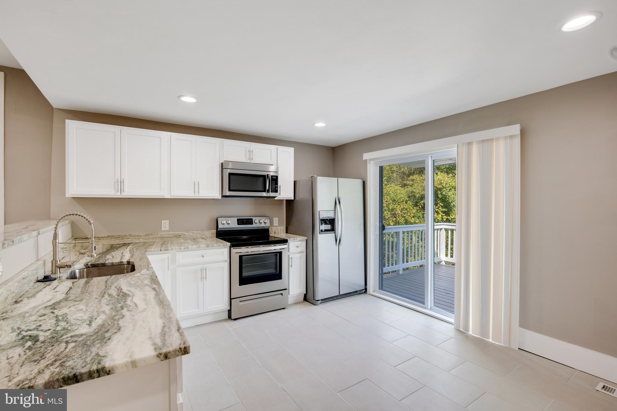 WEST HILLS - Residential