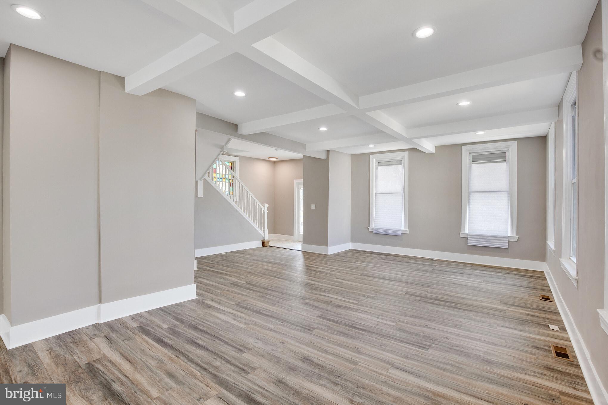 WEST HILLS - Residential