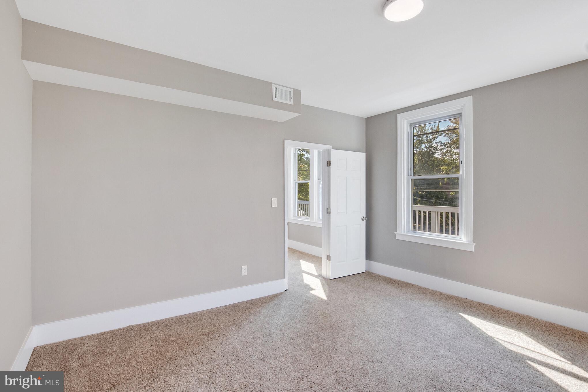 WEST HILLS - Residential