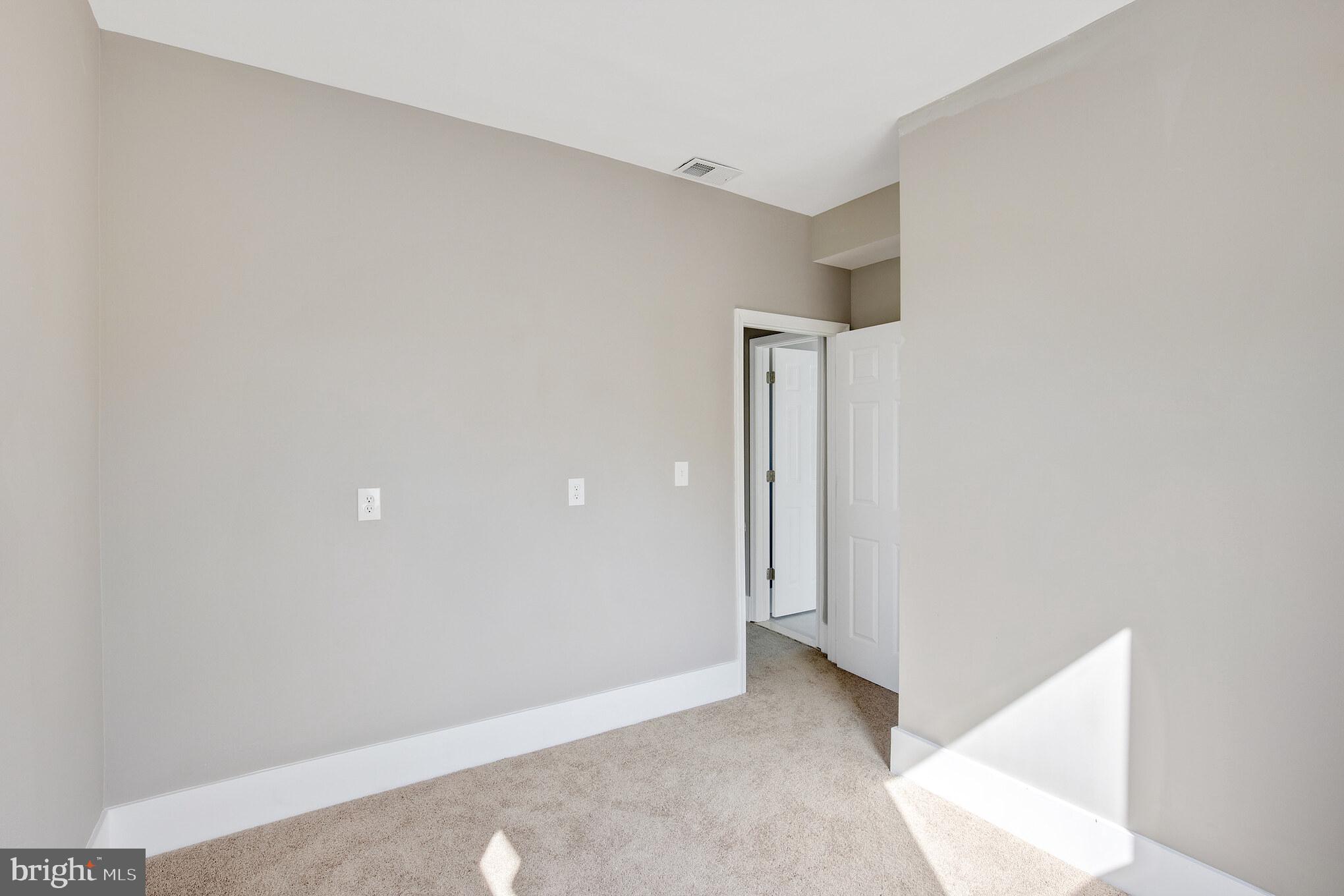 WEST HILLS - Residential