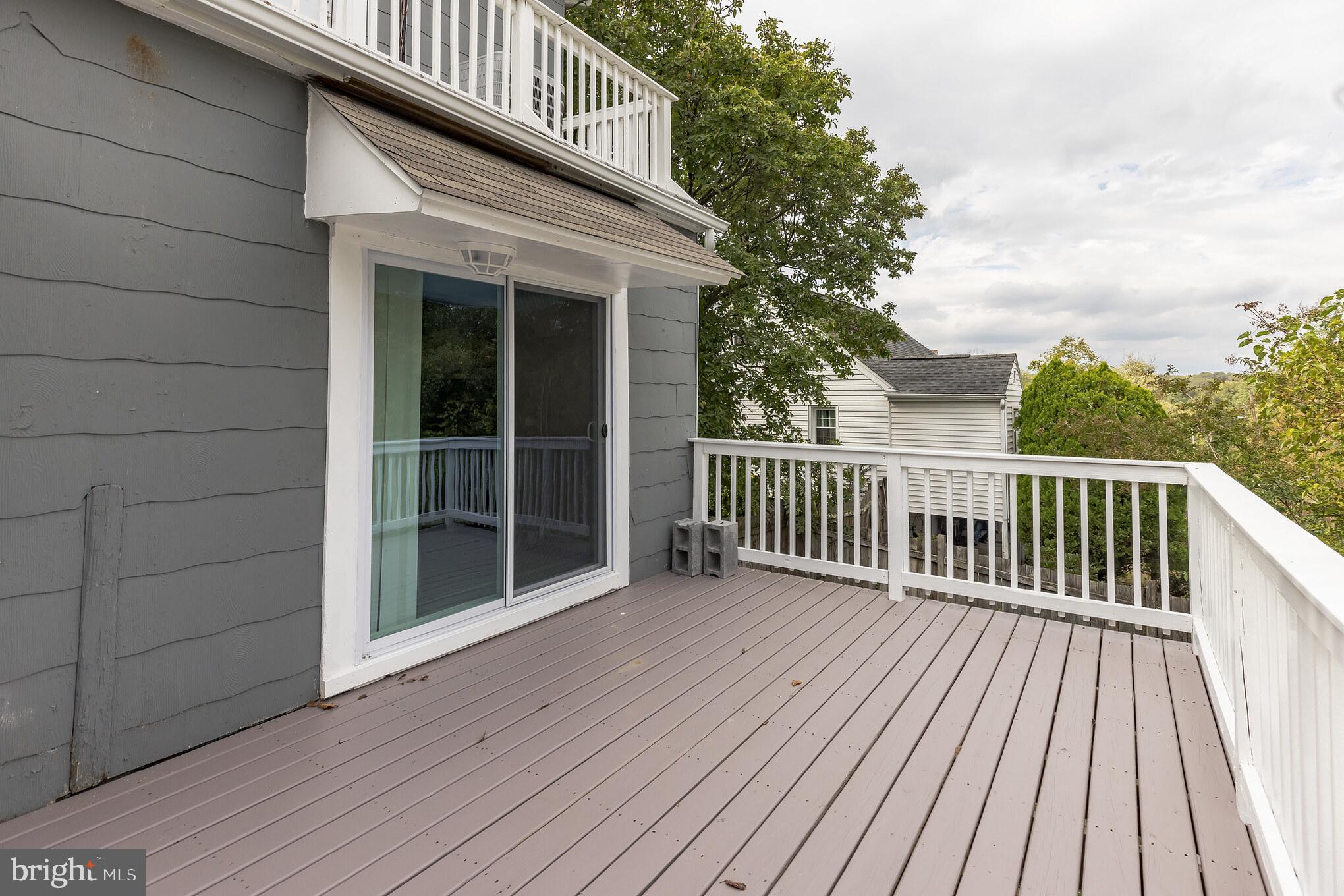 WEST HILLS - Residential