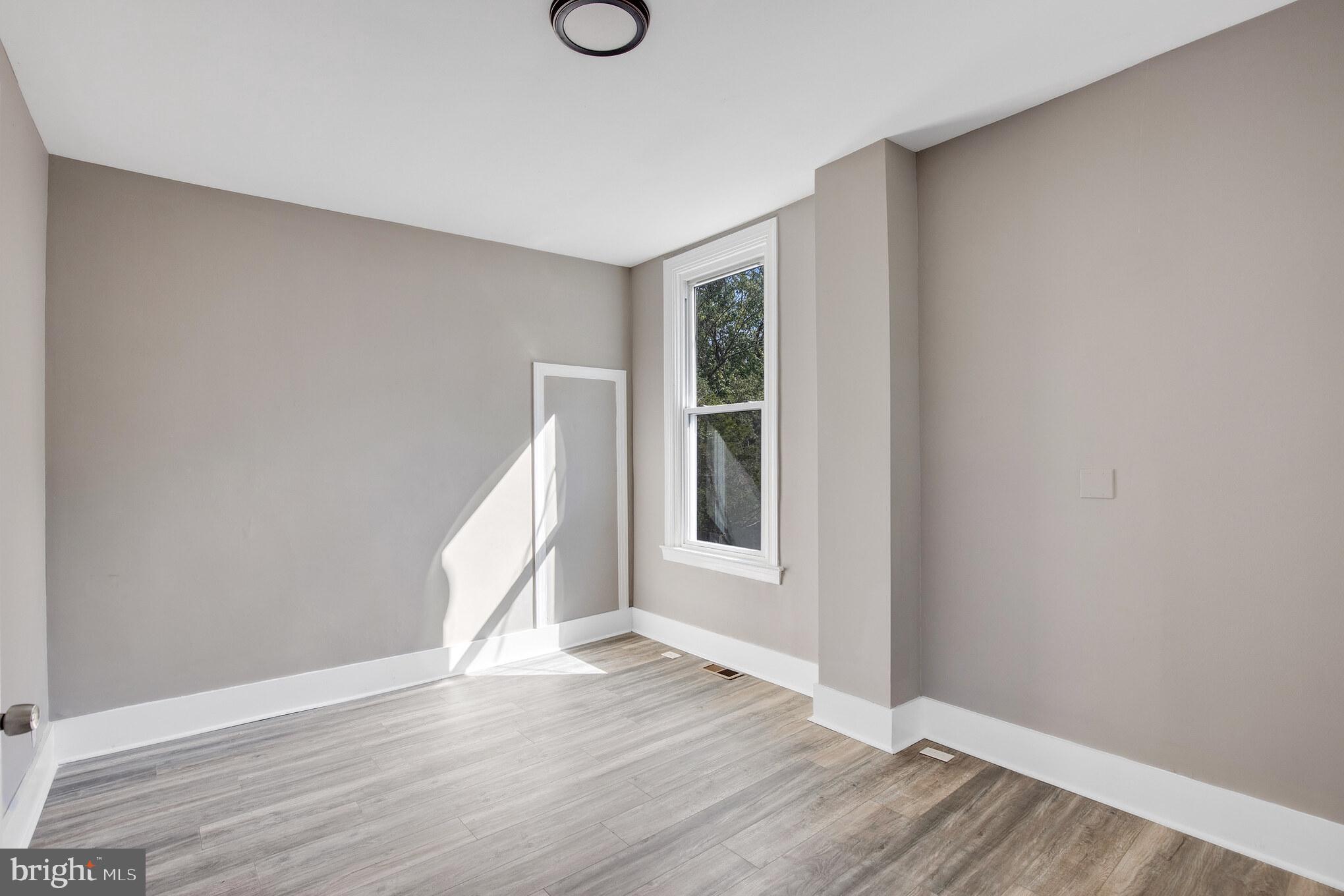 WEST HILLS - Residential