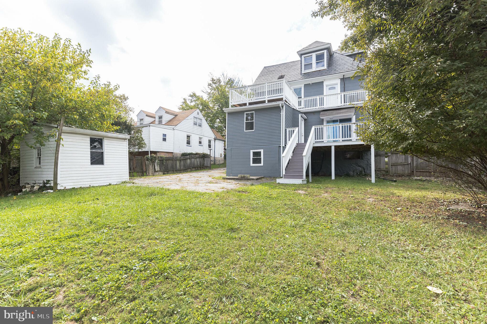 WEST HILLS - Residential