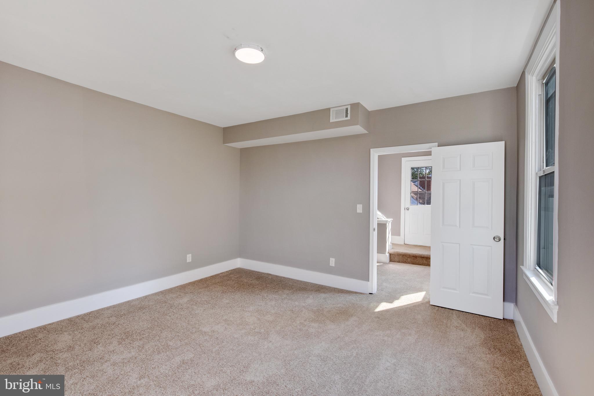 WEST HILLS - Residential