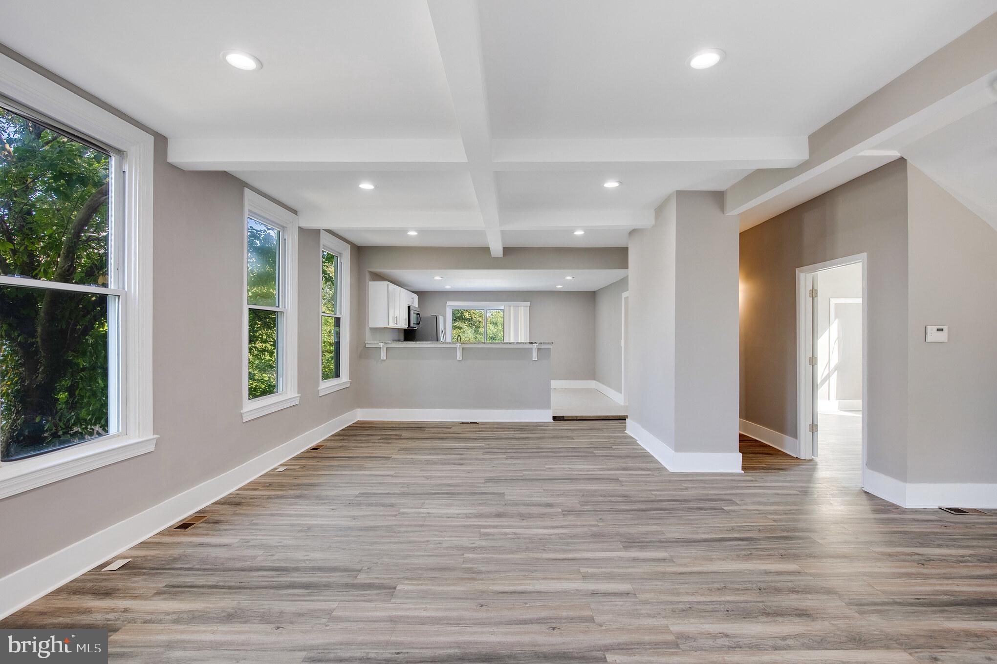 WEST HILLS - Residential