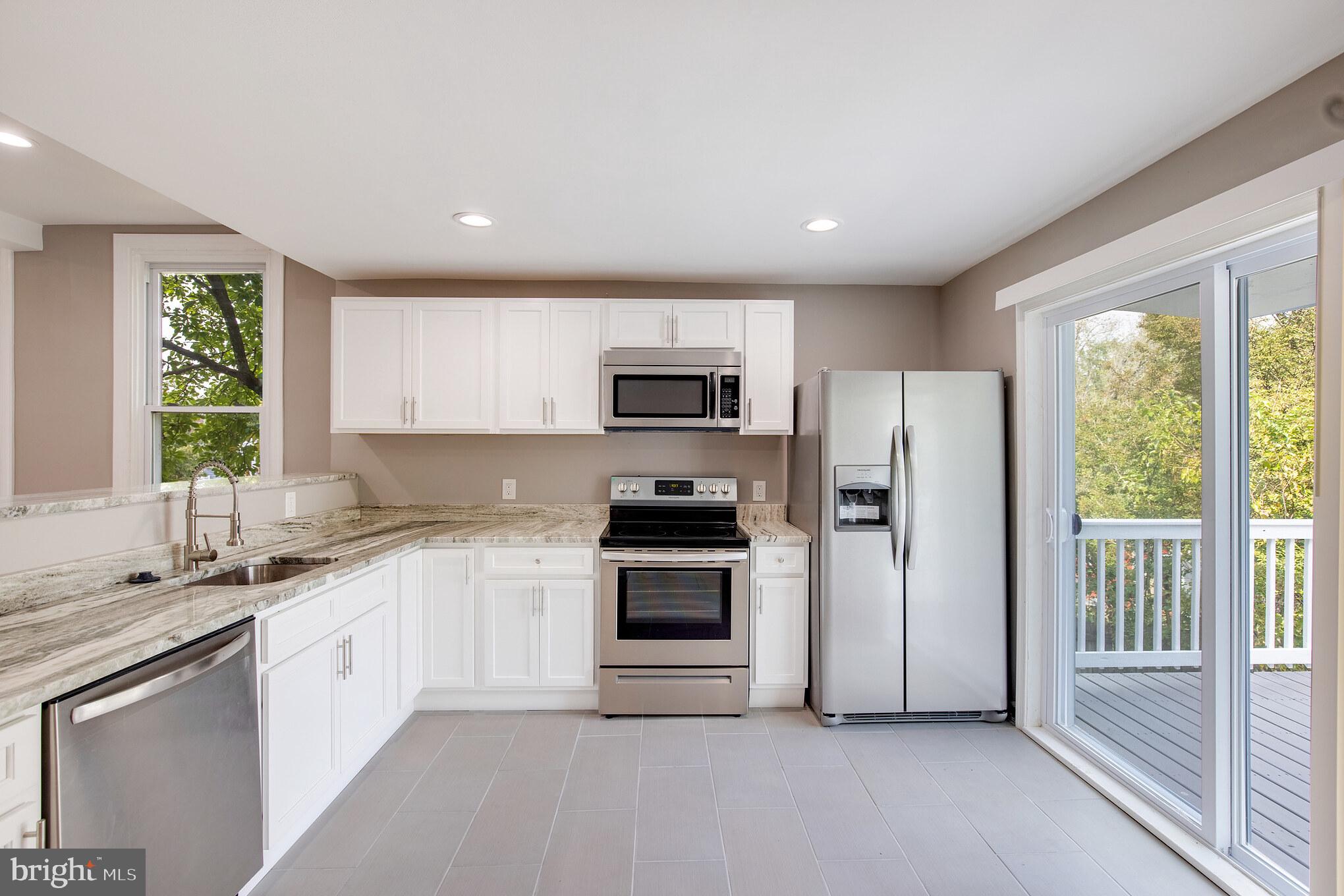 WEST HILLS - Residential