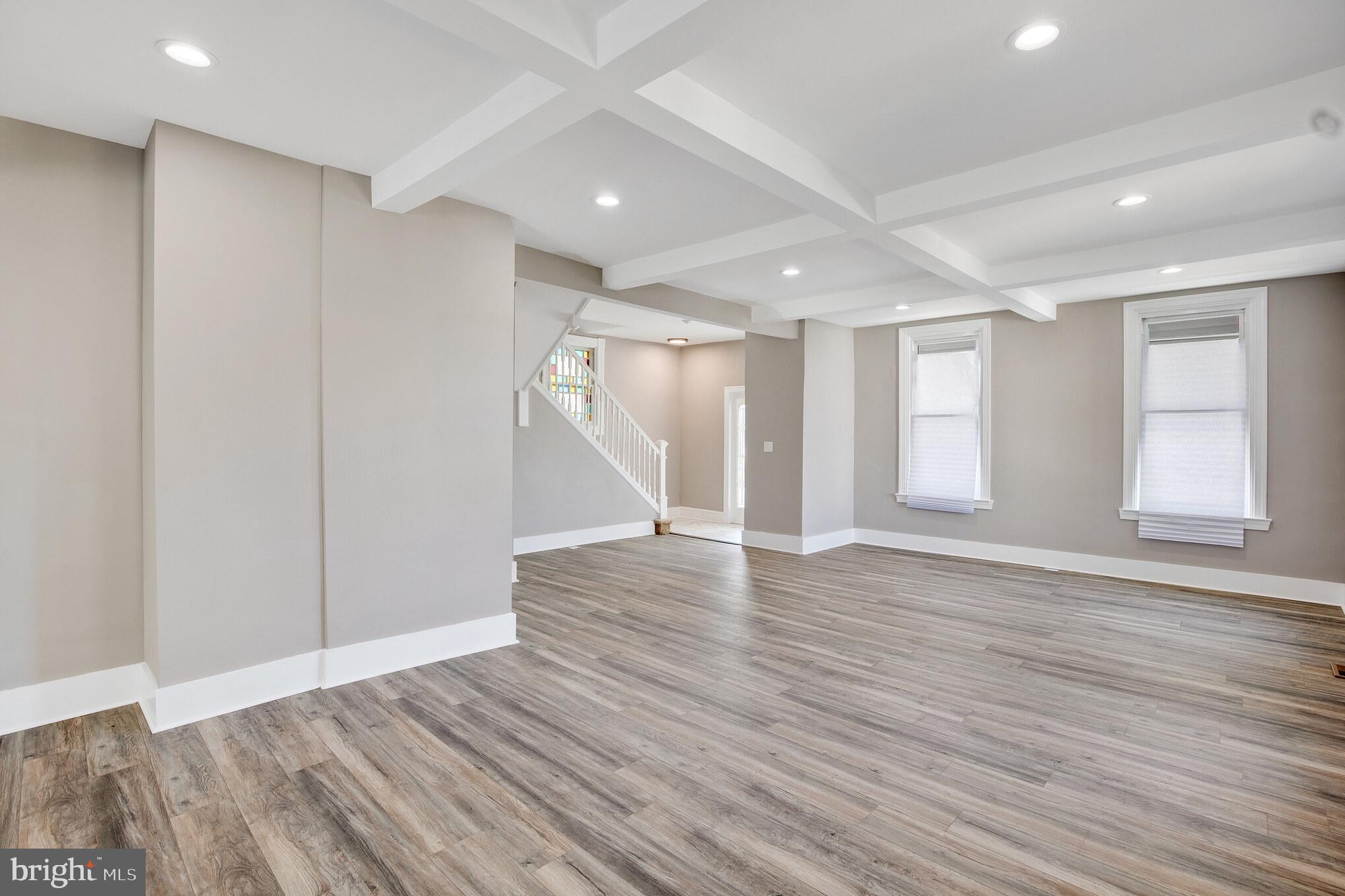 WEST HILLS - Residential