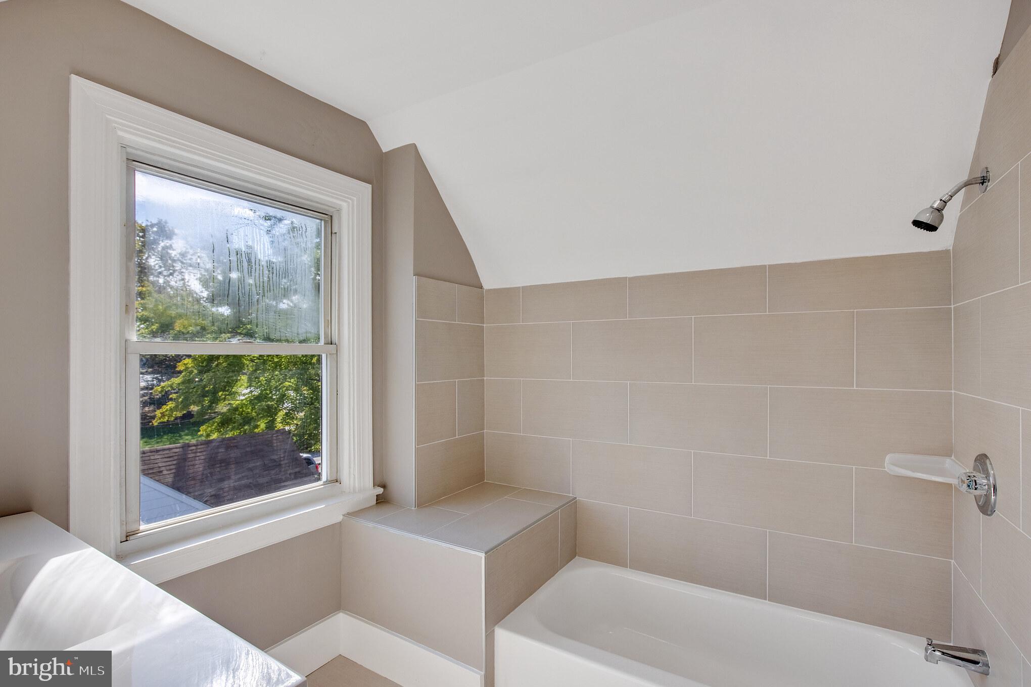 WEST HILLS - Residential