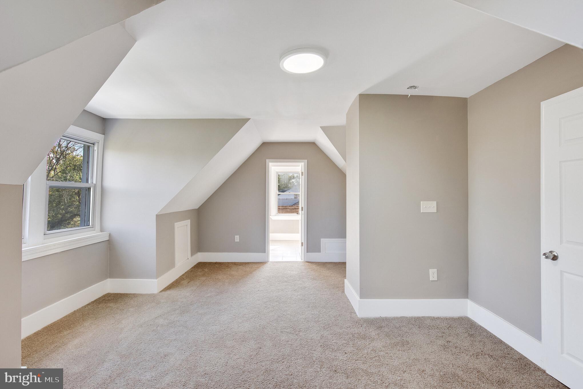 WEST HILLS - Residential