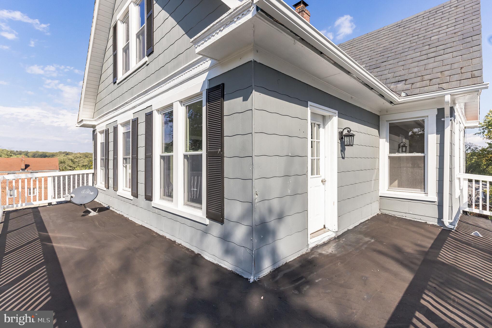 WEST HILLS - Residential