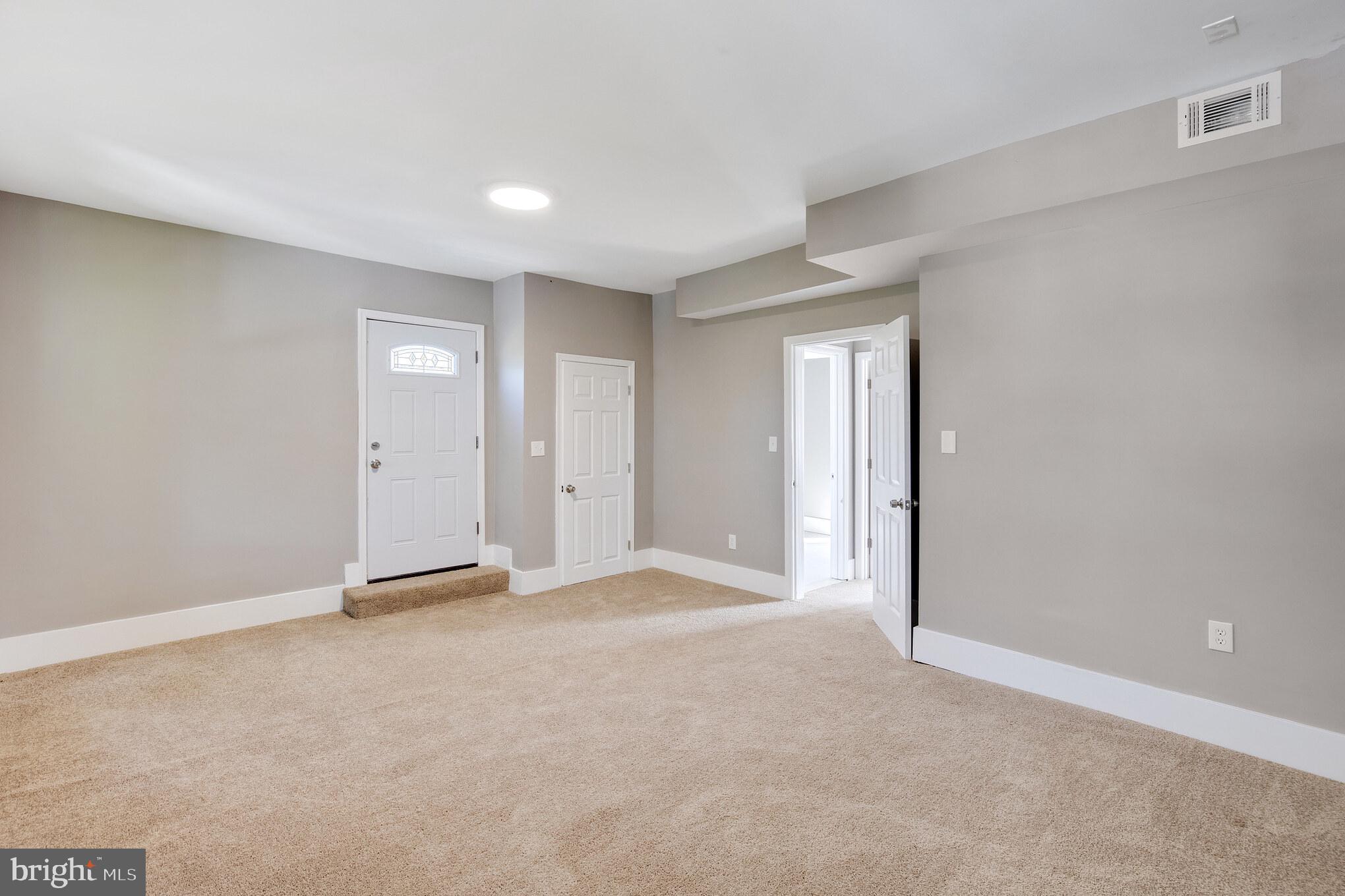 WEST HILLS - Residential