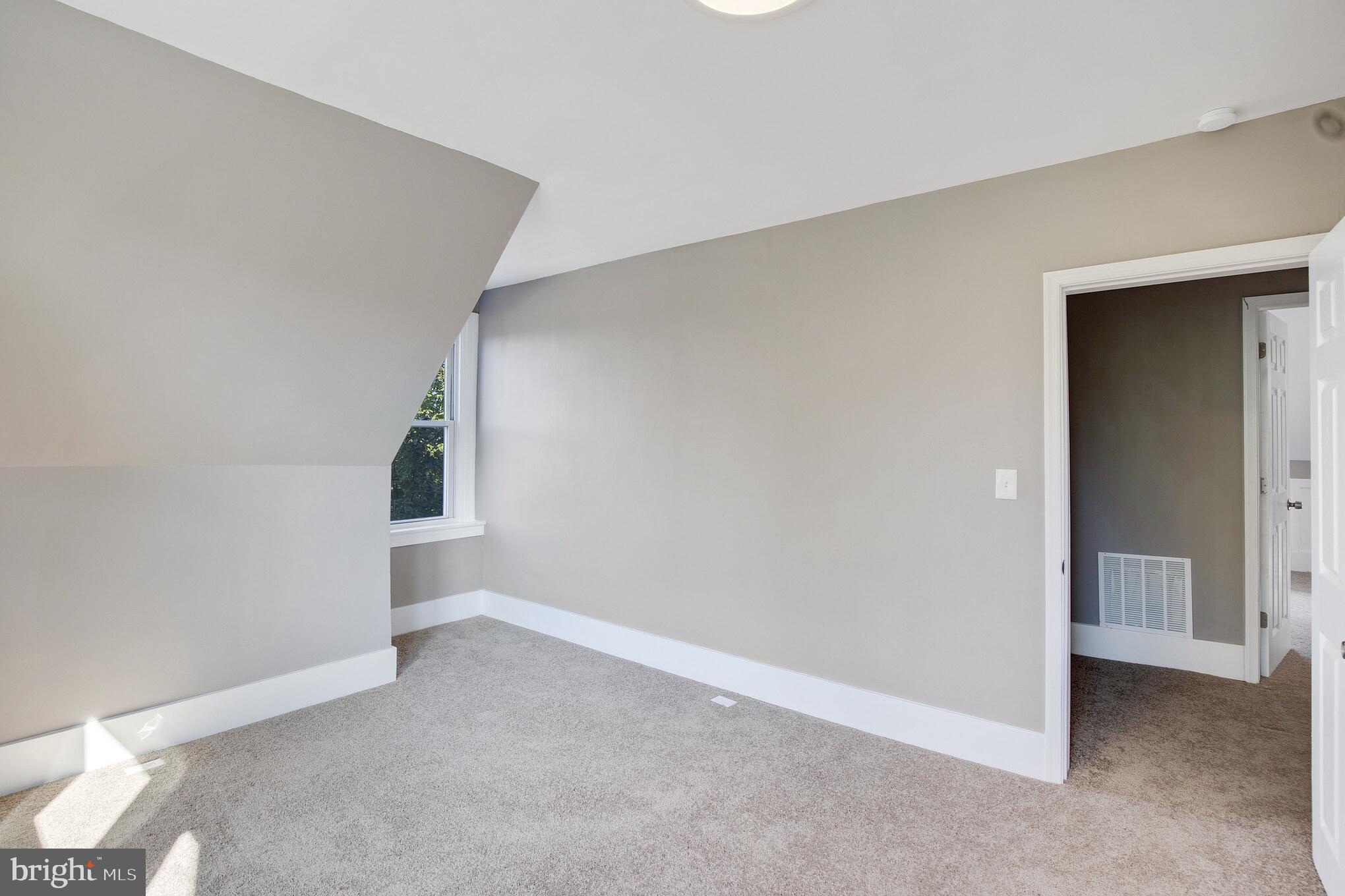 WEST HILLS - Residential