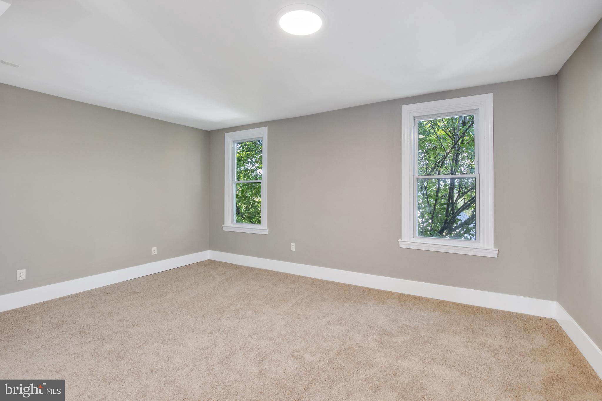 WEST HILLS - Residential