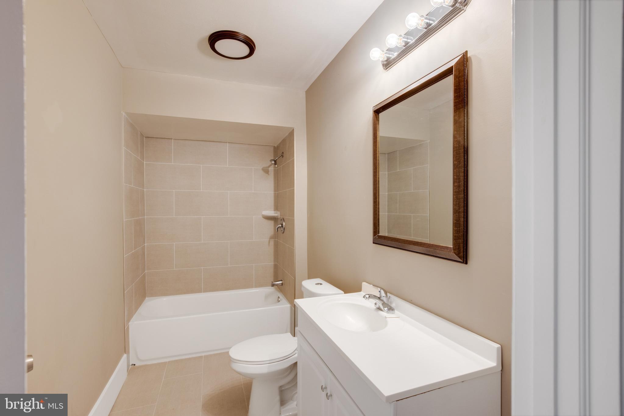 WEST HILLS - Residential