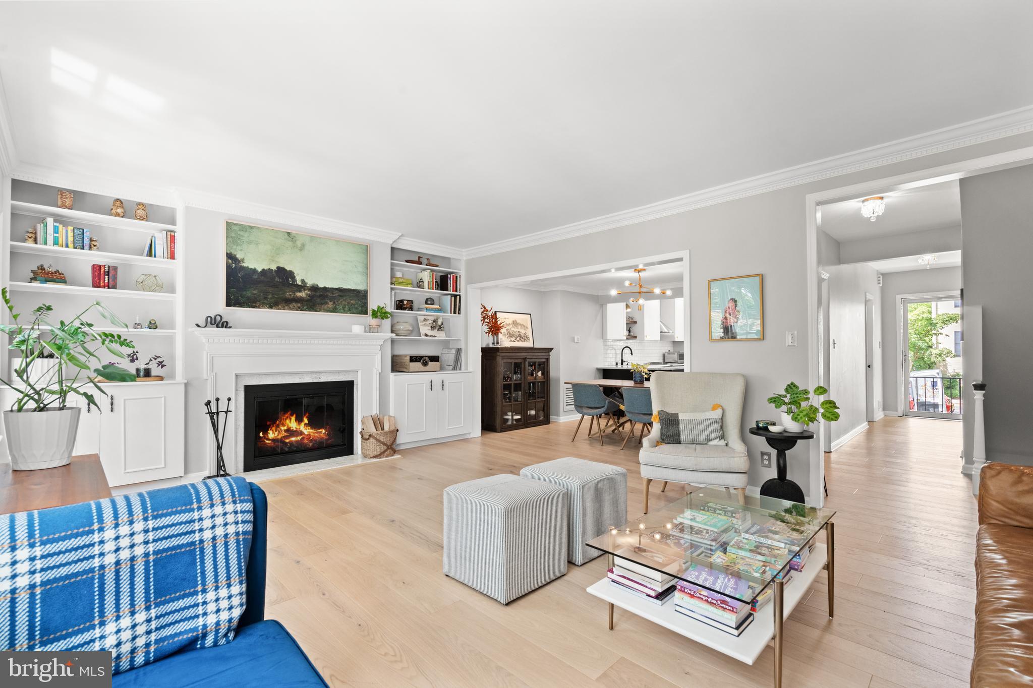 3527 HAMLET PLACE