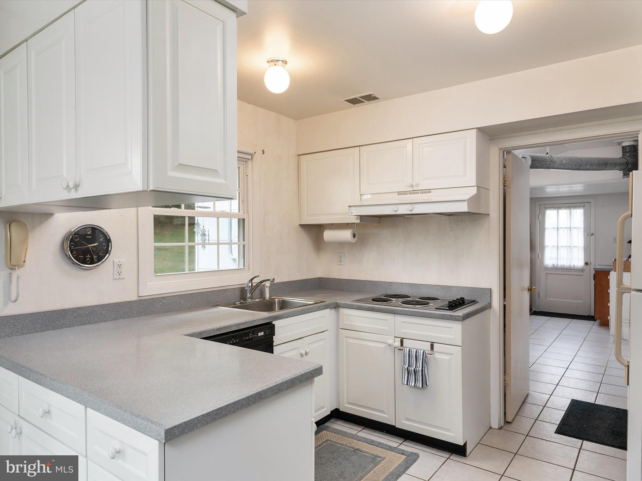 YORKTOWN AT BELAIR - Residential