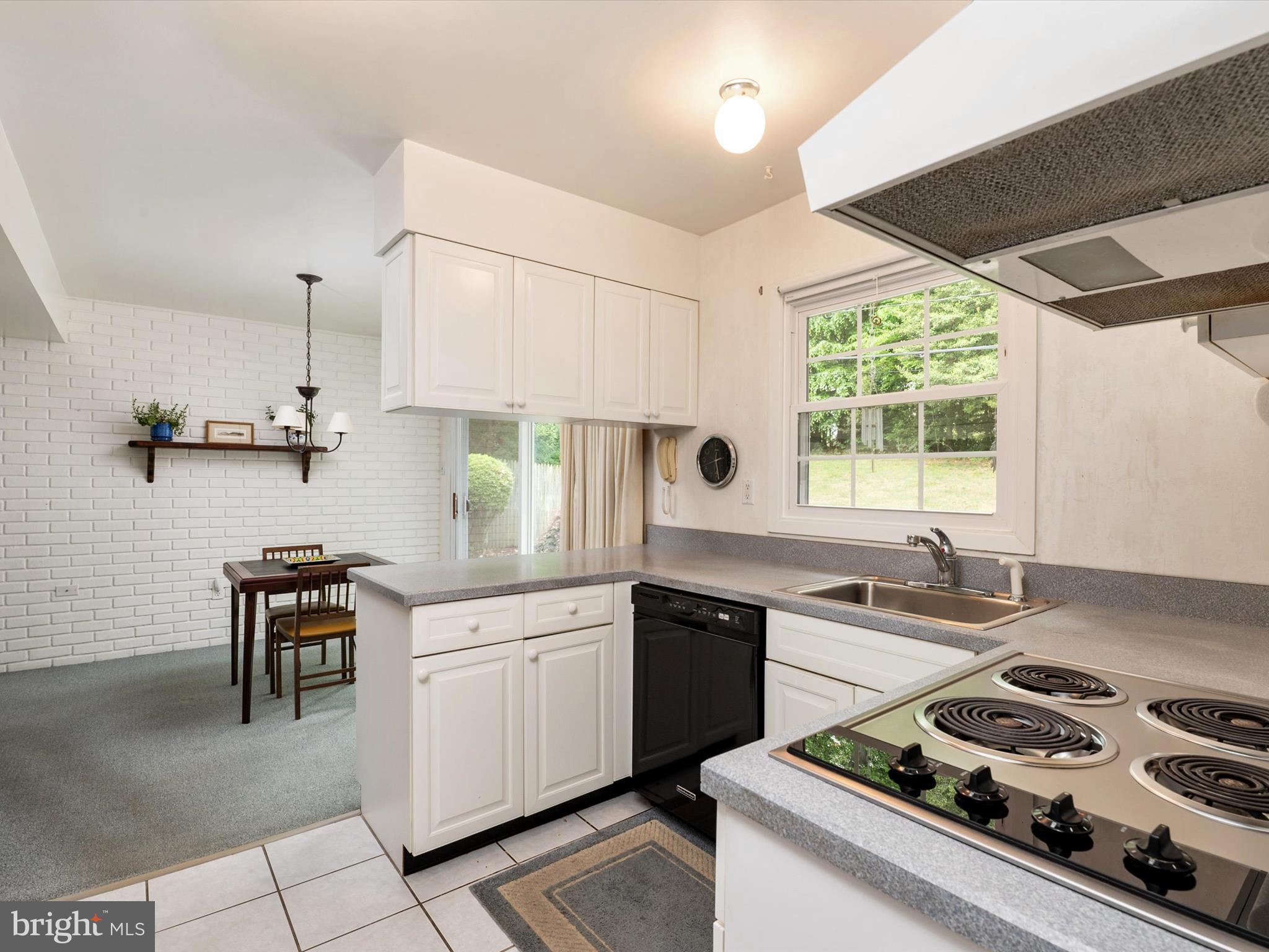 YORKTOWN AT BELAIR - Residential