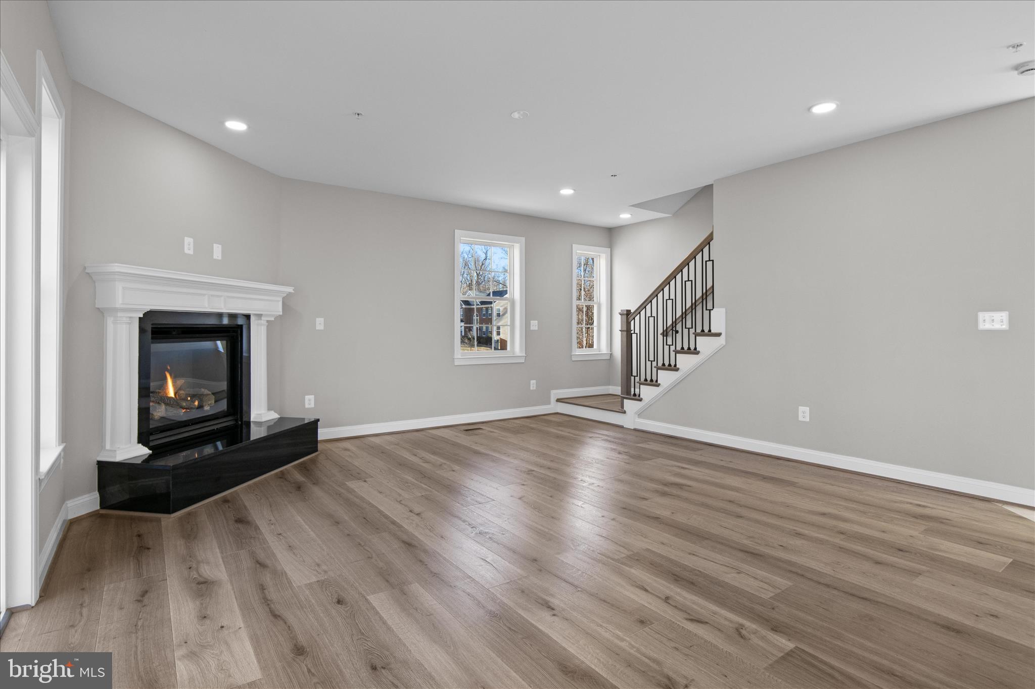 FORT WASHINGTON - Residential