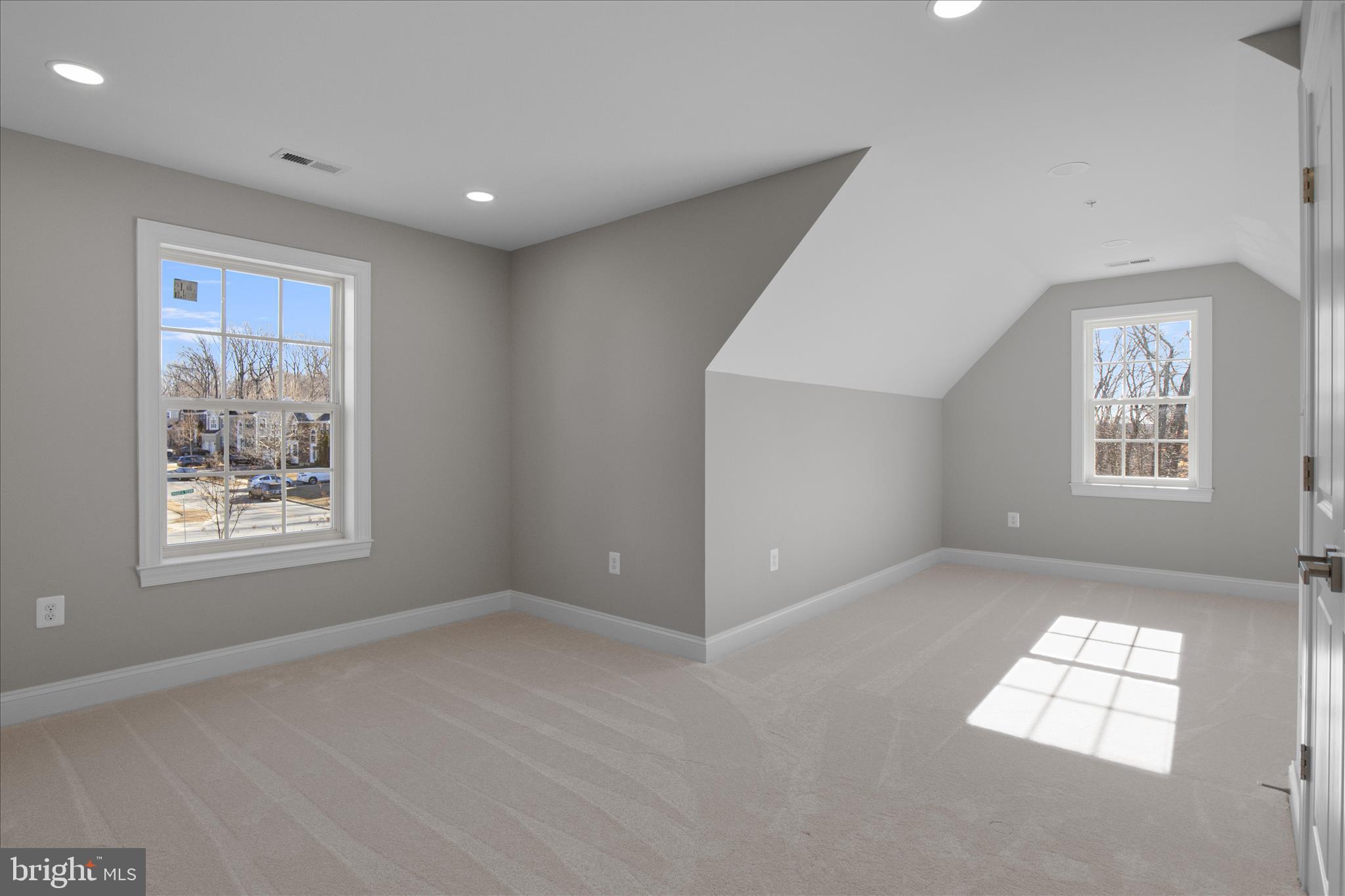 FORT WASHINGTON - Residential