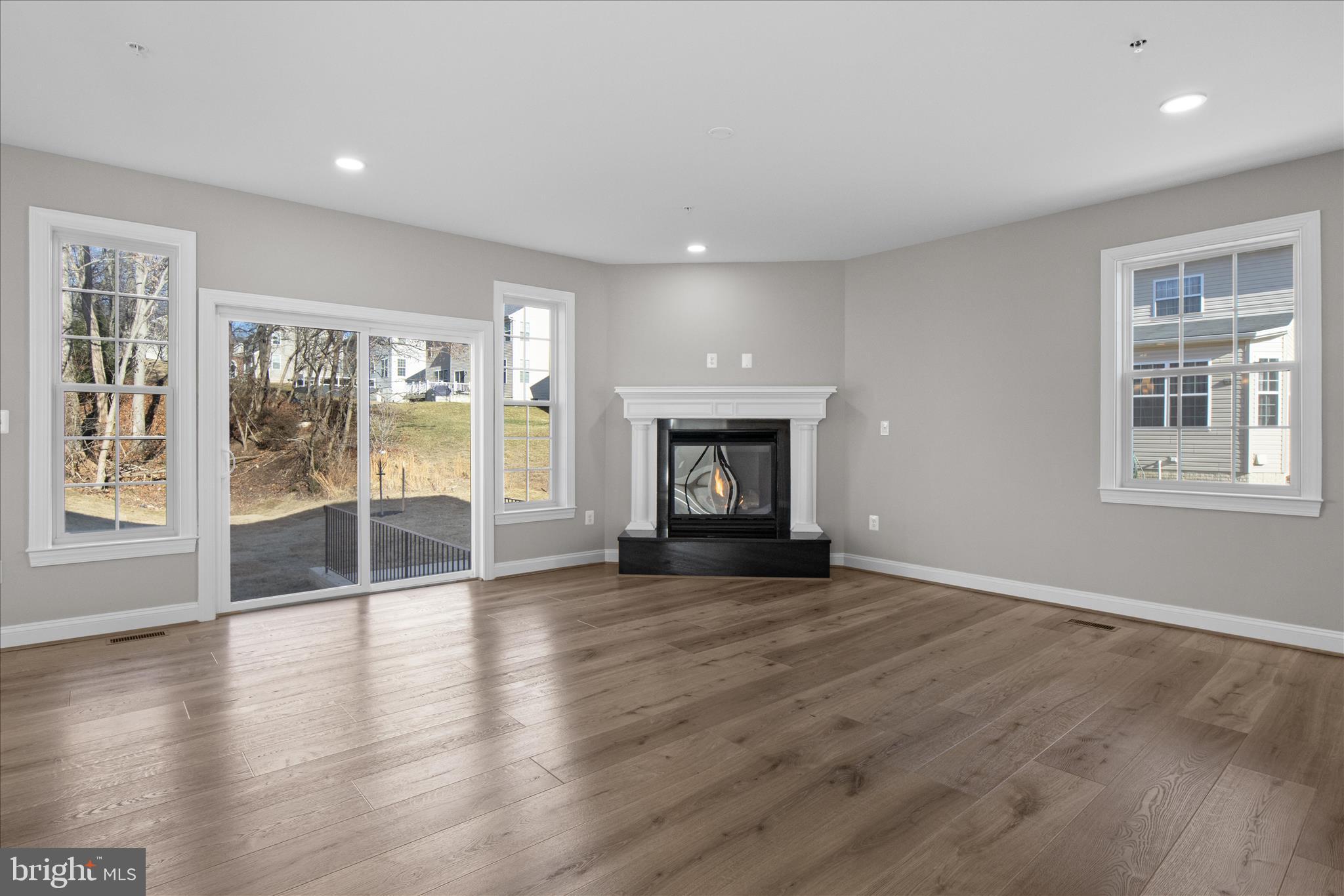 FORT WASHINGTON - Residential