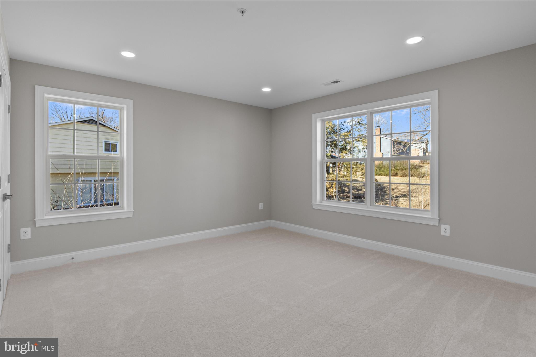 FORT WASHINGTON - Residential